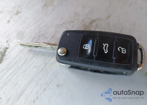 2013 Volkswagen Passat 2.5L S z USA, uszkodzony, nr VIN 1VWAP7A39DC147565